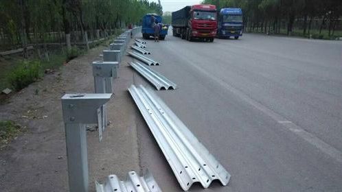 福建波形護欄 守護南平公路安全的生命防線